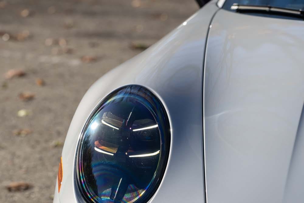 911