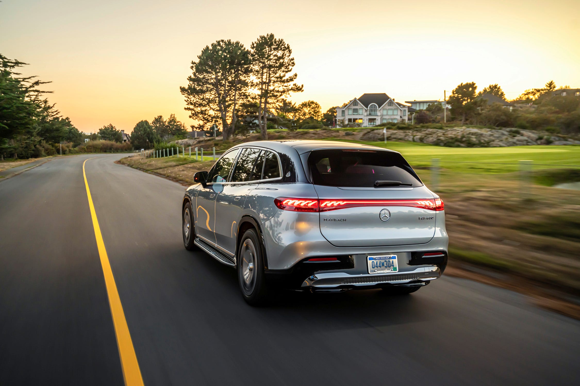 EQS SUV