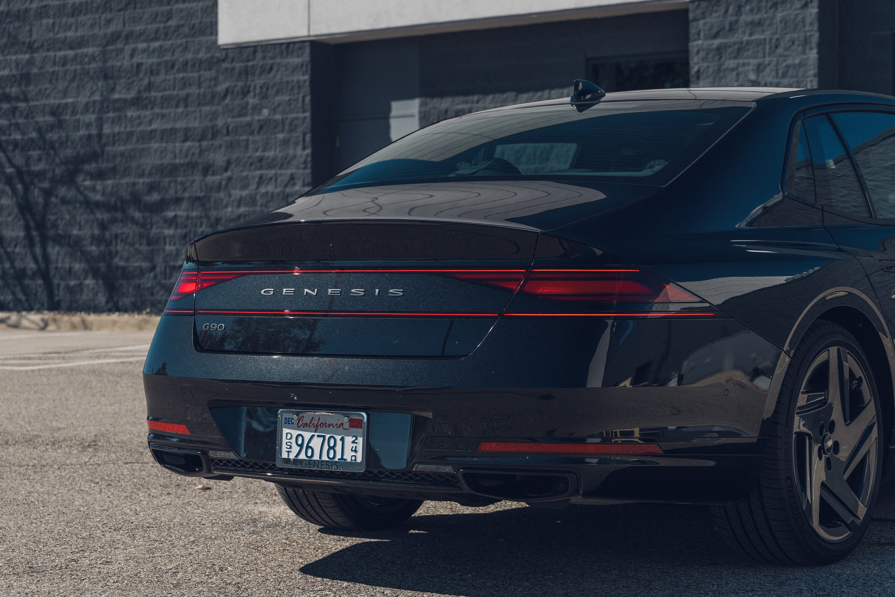 G90