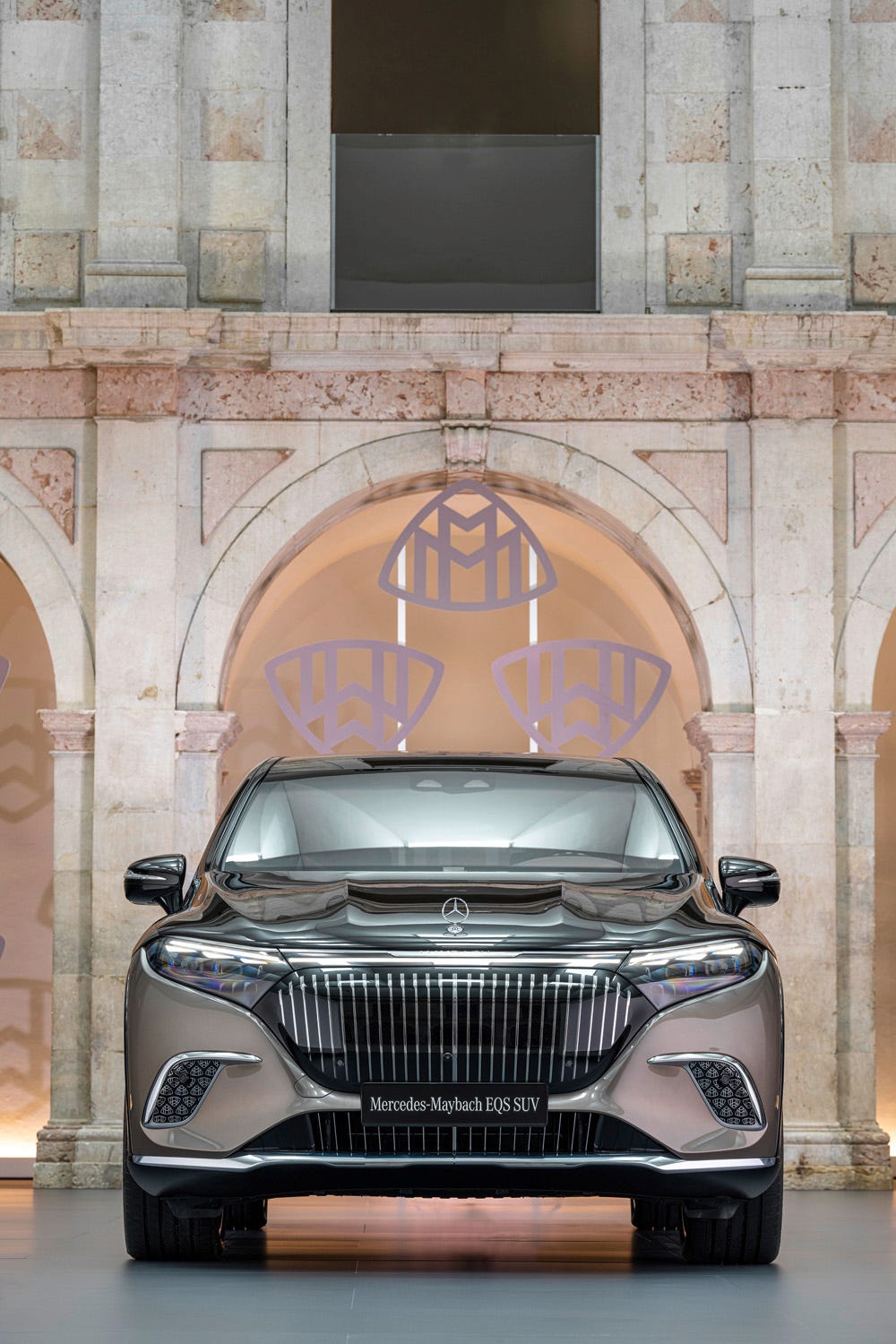 EQS SUV