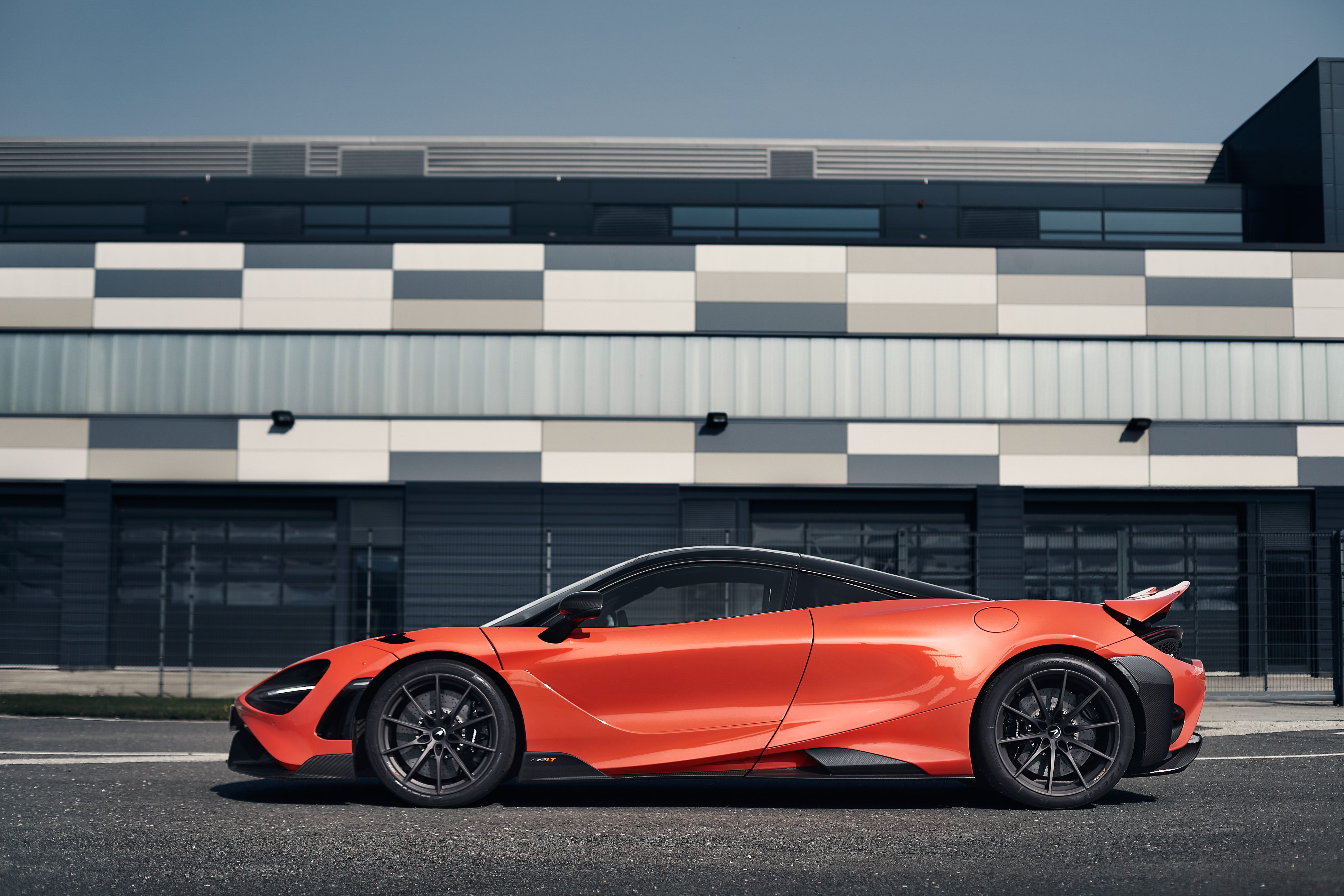 765LT