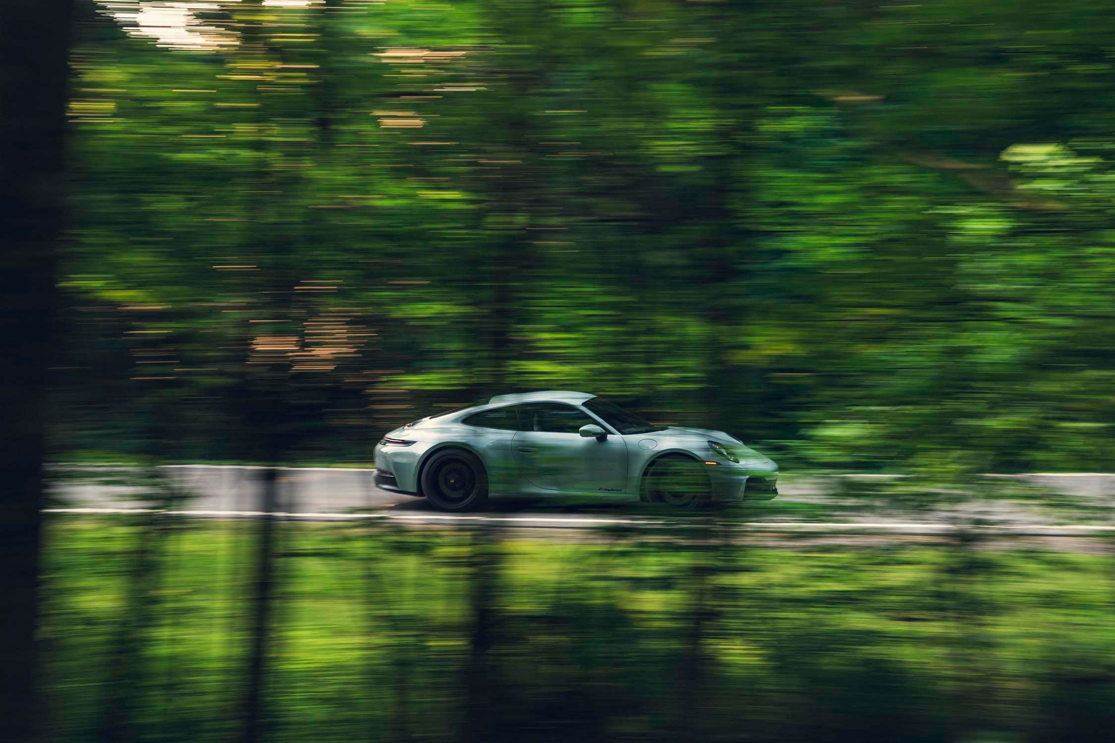 911
