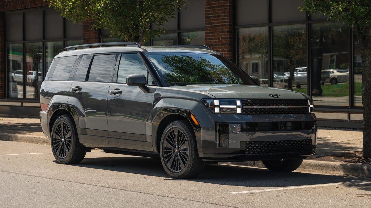 Santa Fe Hybrid photo