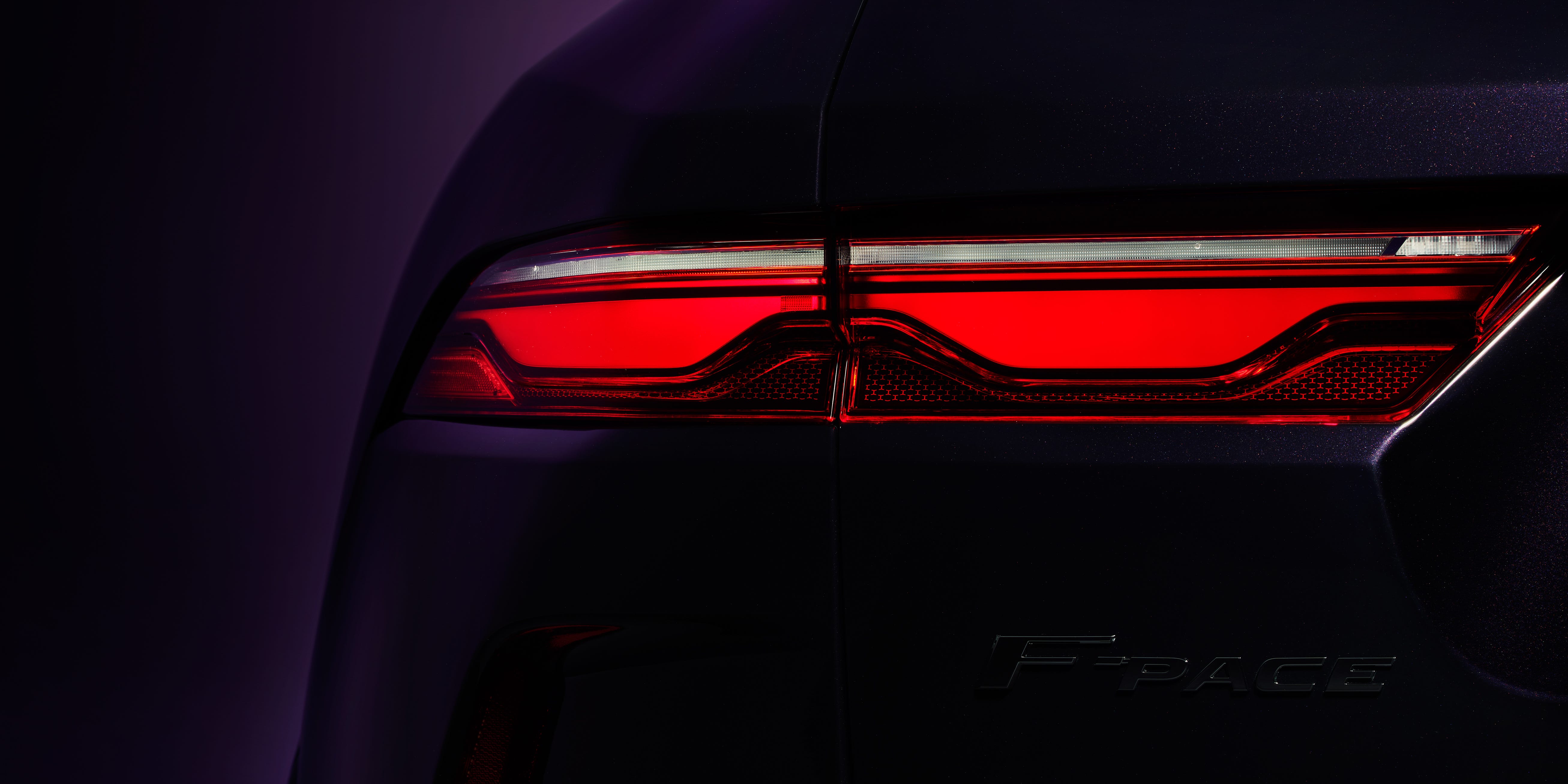 F-Pace SVR