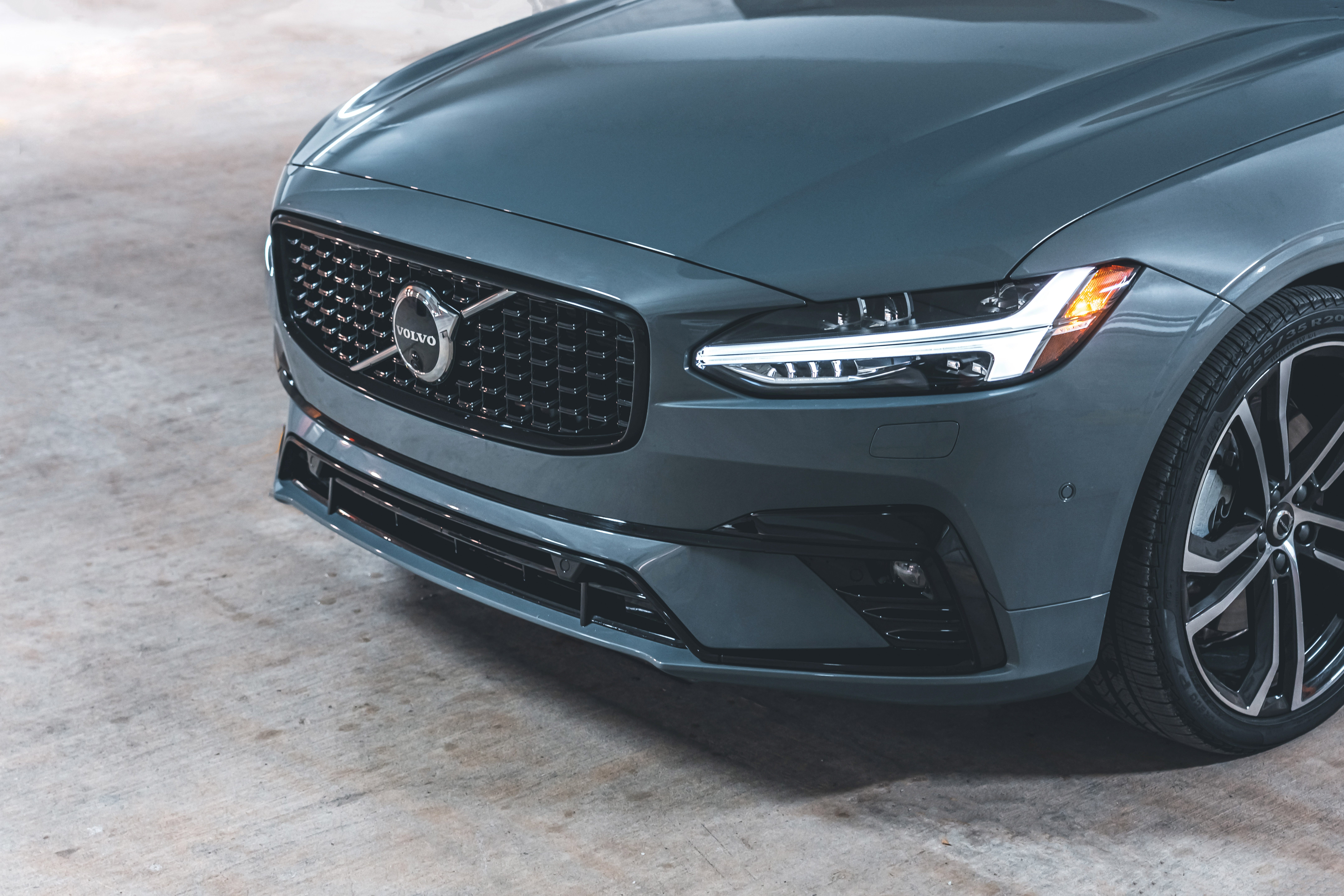 S90