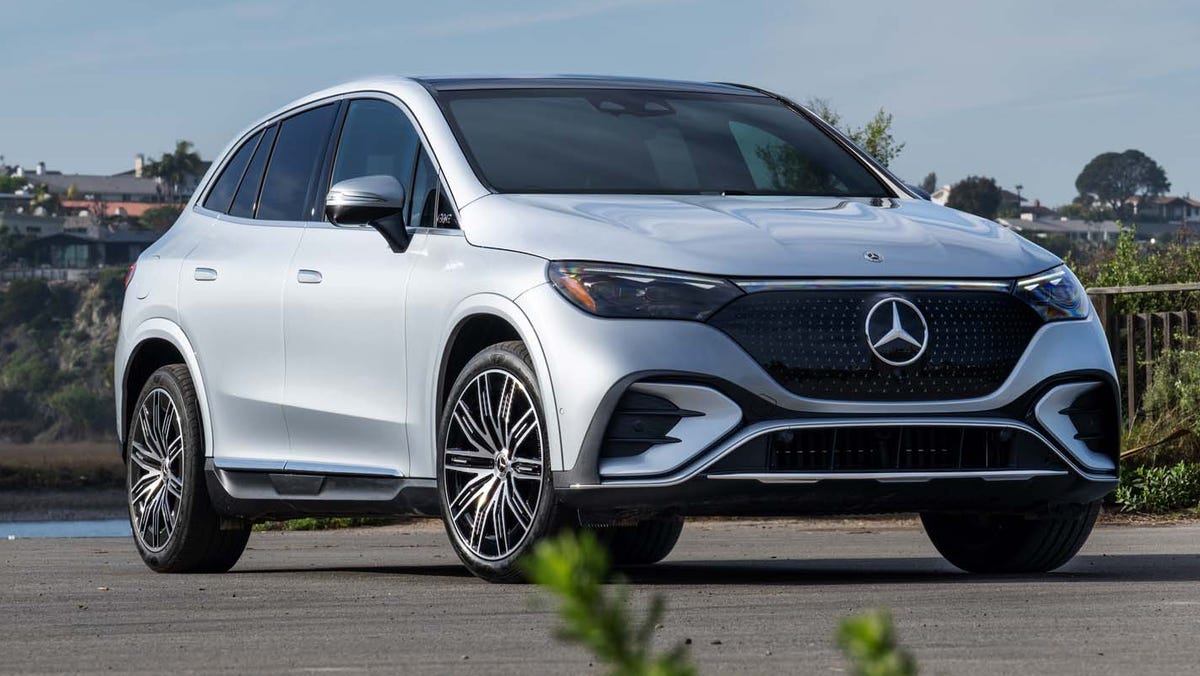 EQE SUV photo