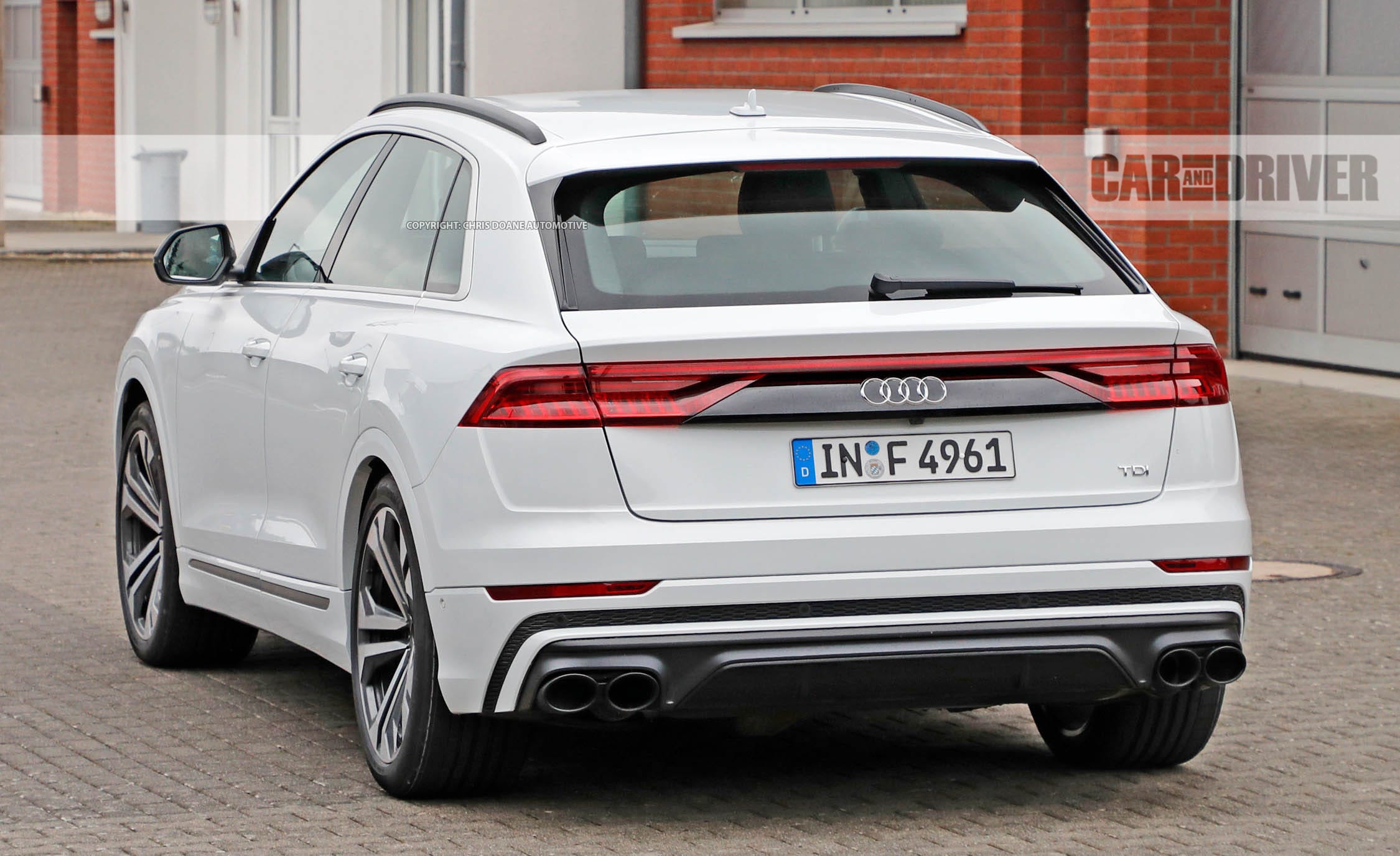 SQ8