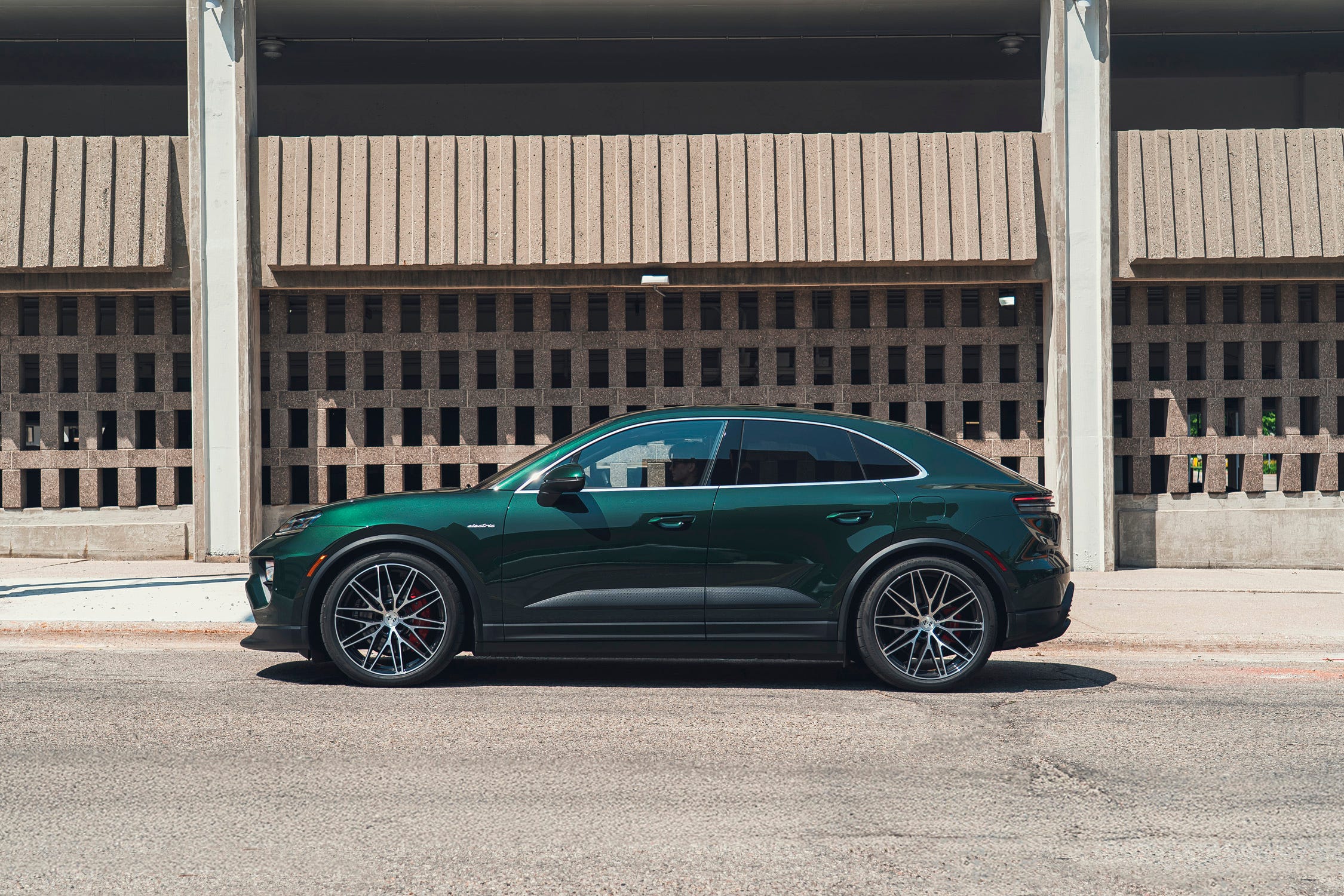 Macan Electric