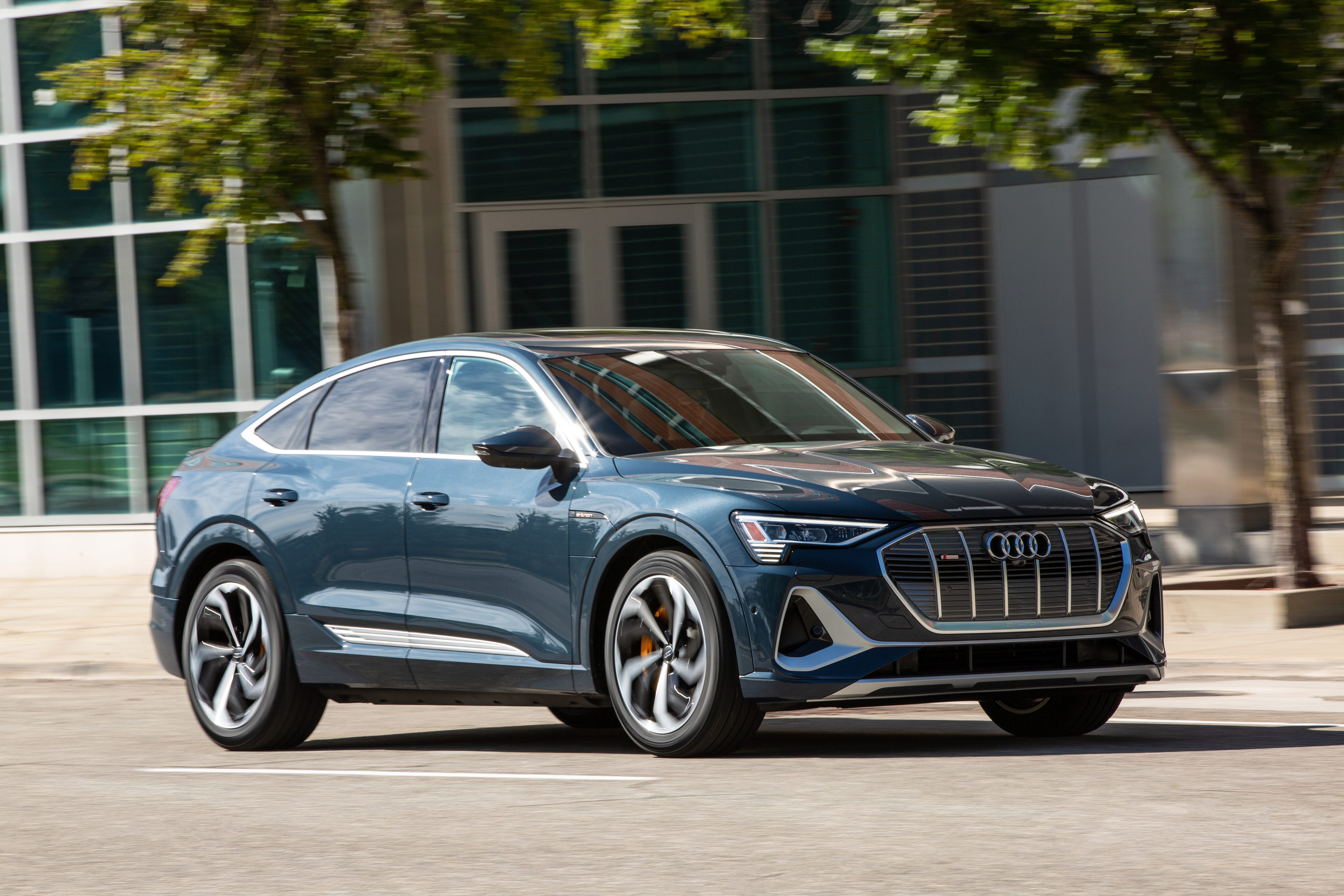 Q8 e-tron