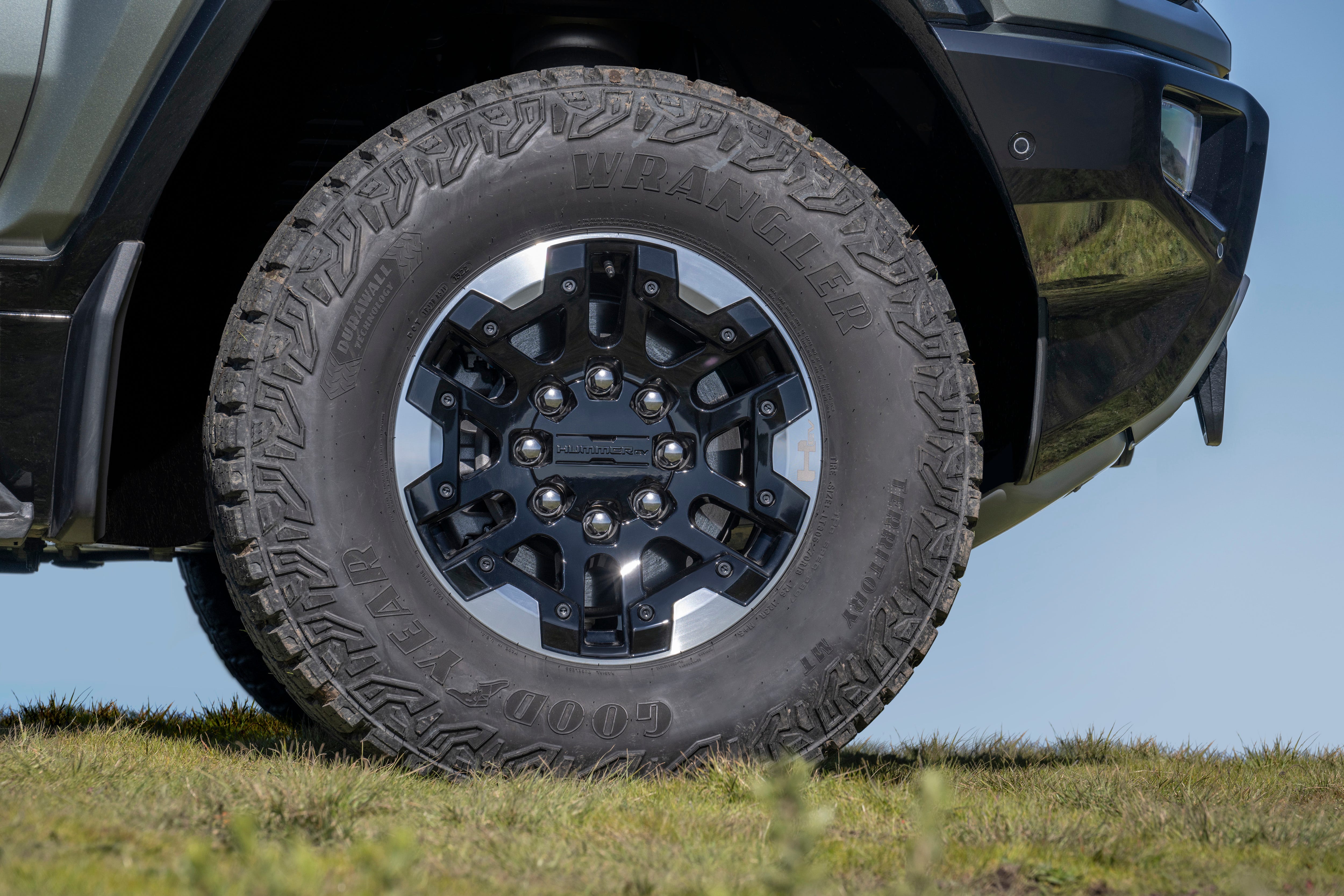 Hummer EV SUV
